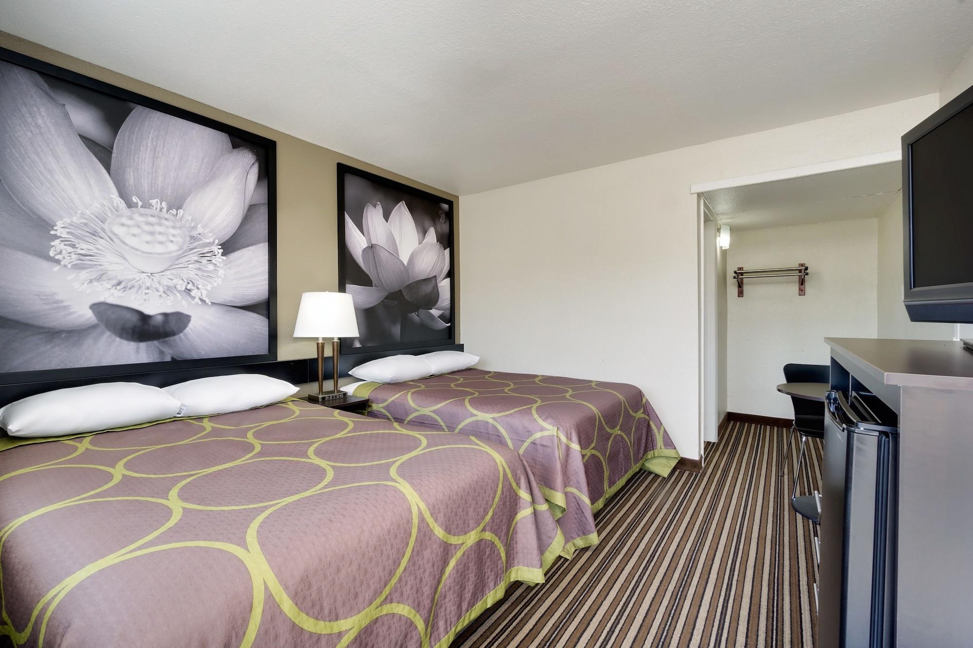 Super 8 By Wyndham Florence Bagian luar foto