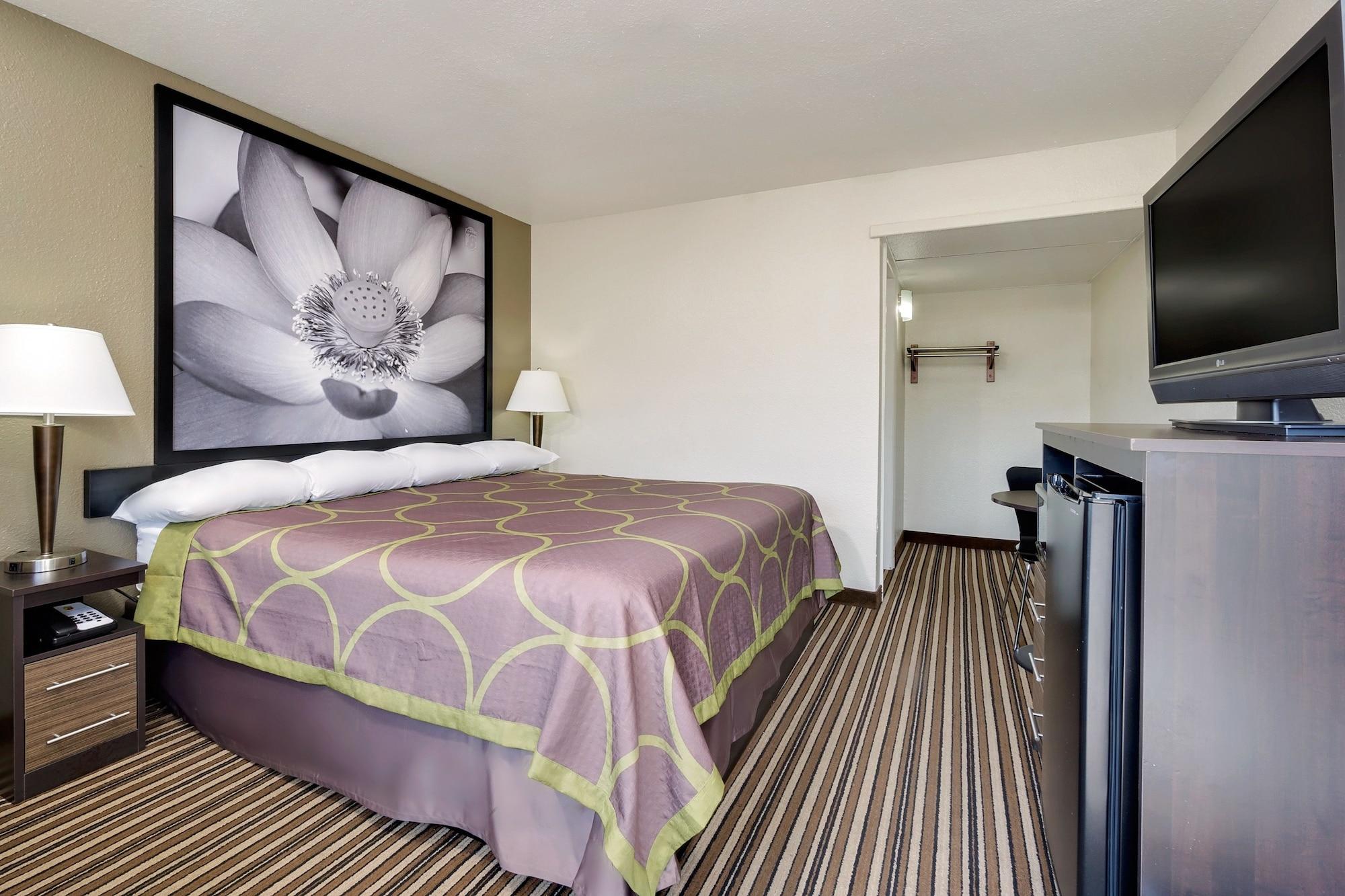 Super 8 By Wyndham Florence Bagian luar foto