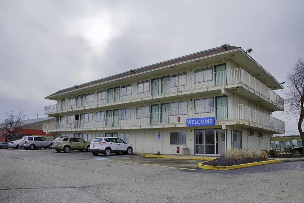 Super 8 By Wyndham Florence Bagian luar foto
