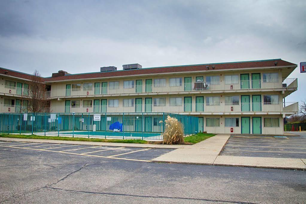 Super 8 By Wyndham Florence Bagian luar foto