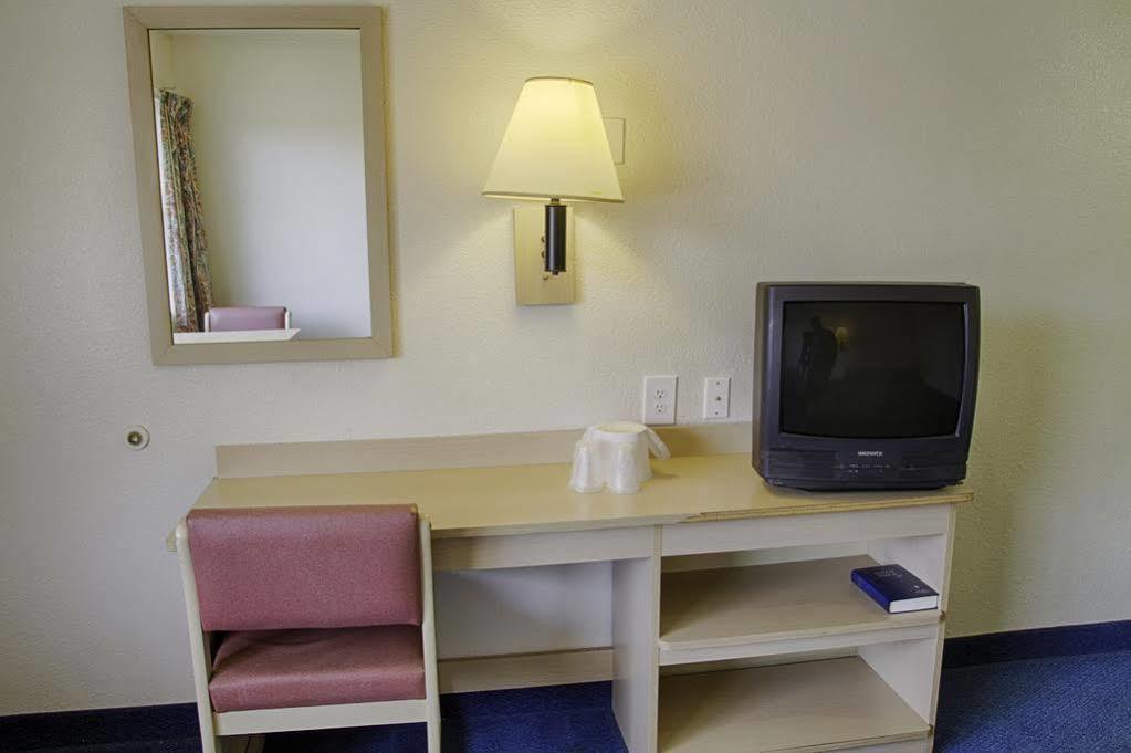 Super 8 By Wyndham Florence Bagian luar foto