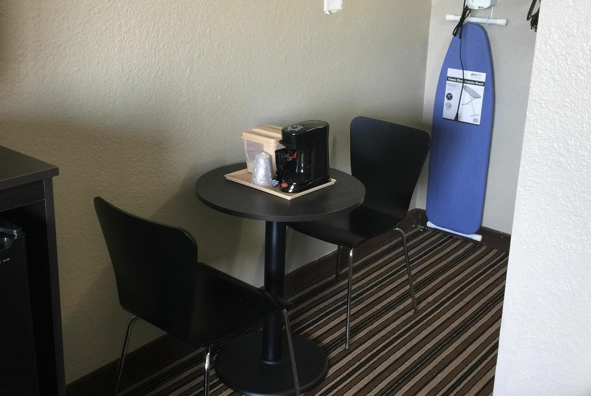Super 8 By Wyndham Florence Bagian luar foto